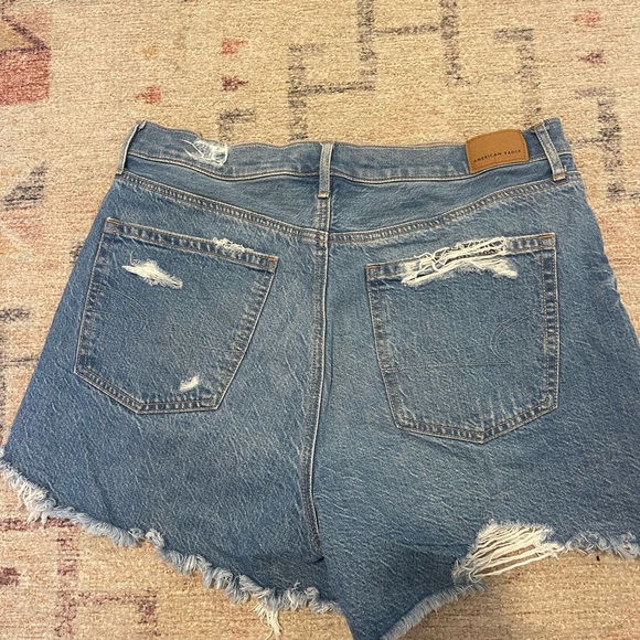 AE Denim 90’s Boyfriend Short - Picture 2 of 2
